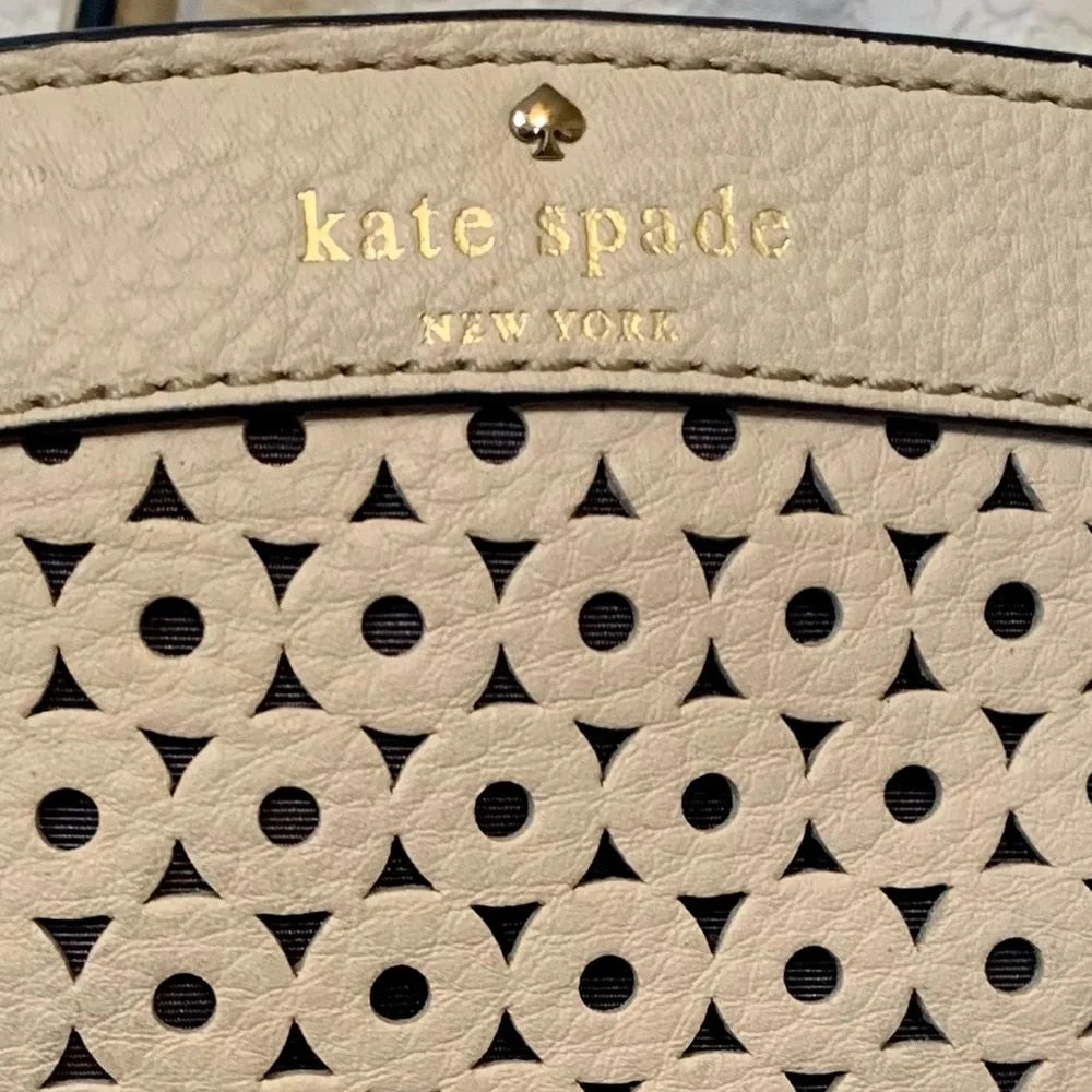 Kate Spade Mercer Isle Sloan Satchel Crossbody Leather Bag Ostrich Egg Off White